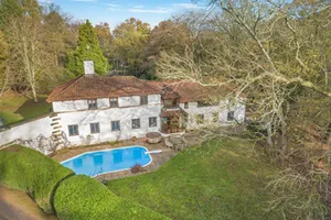 Fabulous Englefield Green Getaway