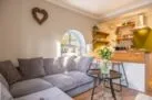 Coach House Cottage: Sitting area